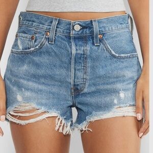 Aritzia Levi’s color Vague Finish 501 Original Short